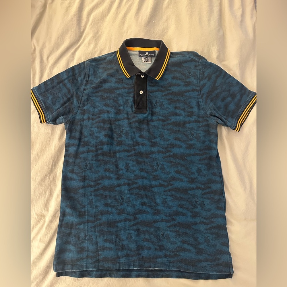 Men’s Psycho Bunny blue camo polo size 5 (M).